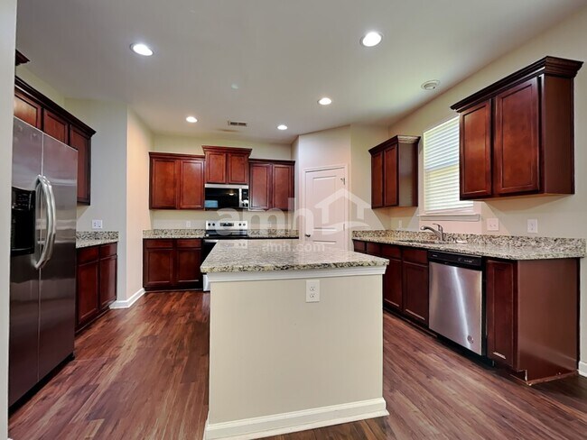 Building Photo - 19 Winslow Cir