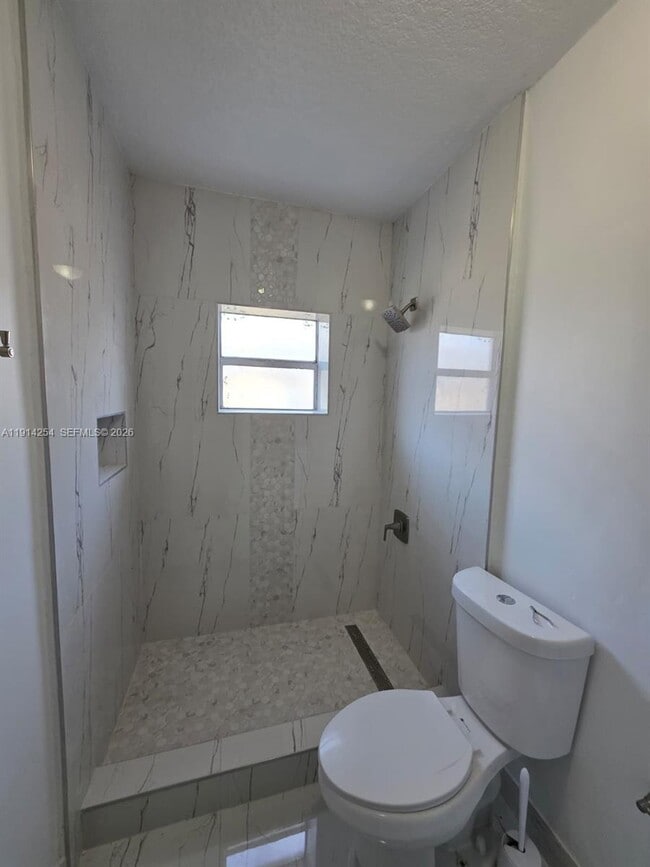 Building Photo - 2970 SW 17th St