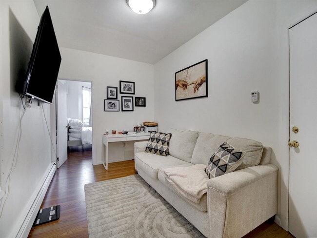 Building Photo - 1209 14th St