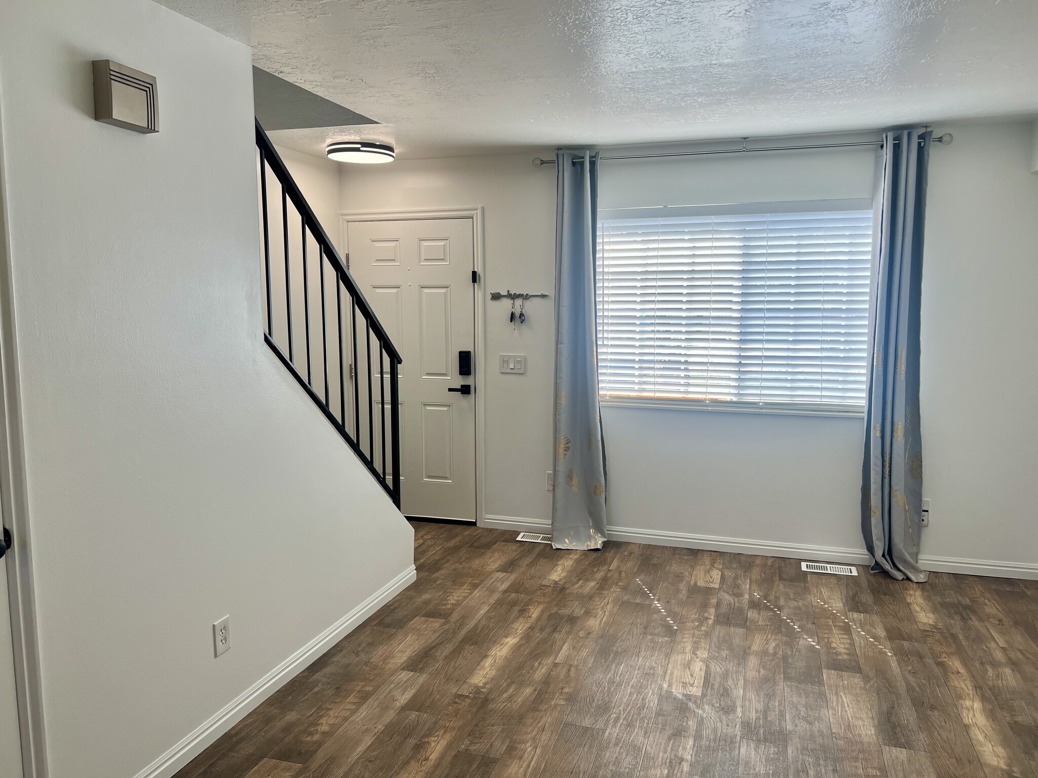 Building Photo - 1583 S 1000 E