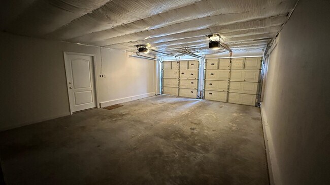 Building Photo - 1317 Airport Dr