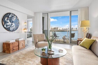 Building Photo - 1900 Sunset Harbour Dr