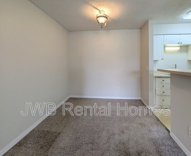 Building Photo - 10200 Belle Rive Blvd