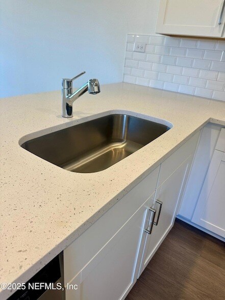 Building Photo - 181 Brandon Lks Dr