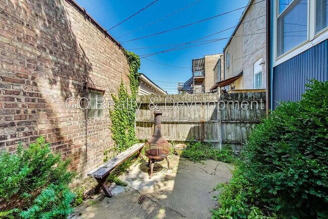 Building Photo - 4936 S St Lawrence Ave