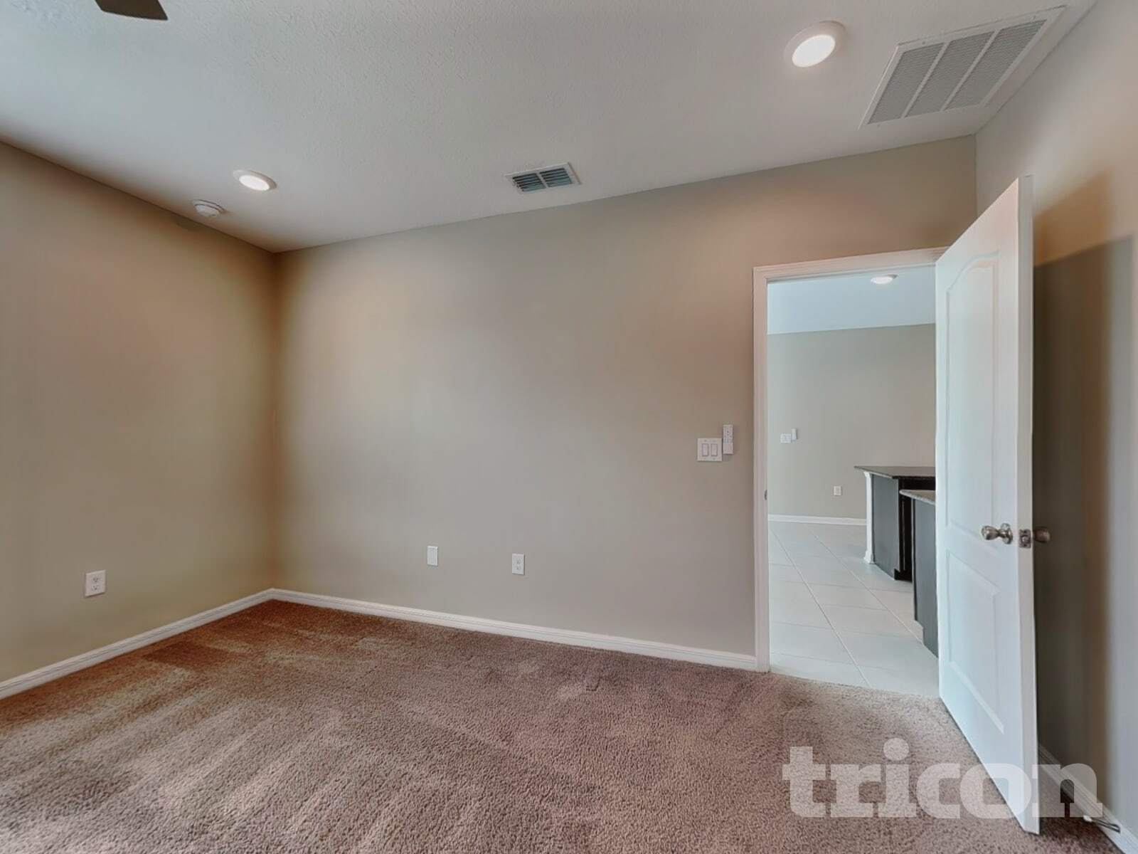 Building Photo - 4648 Lindever Ln