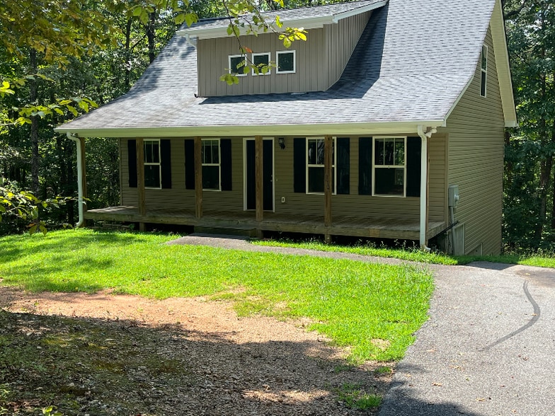 Building Photo - 280 Sleepy Hollow Rd