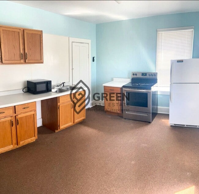 Building Photo - 196 S Grand Ave