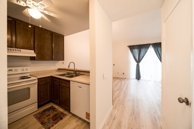 Building Photo - 1124 Eureka St