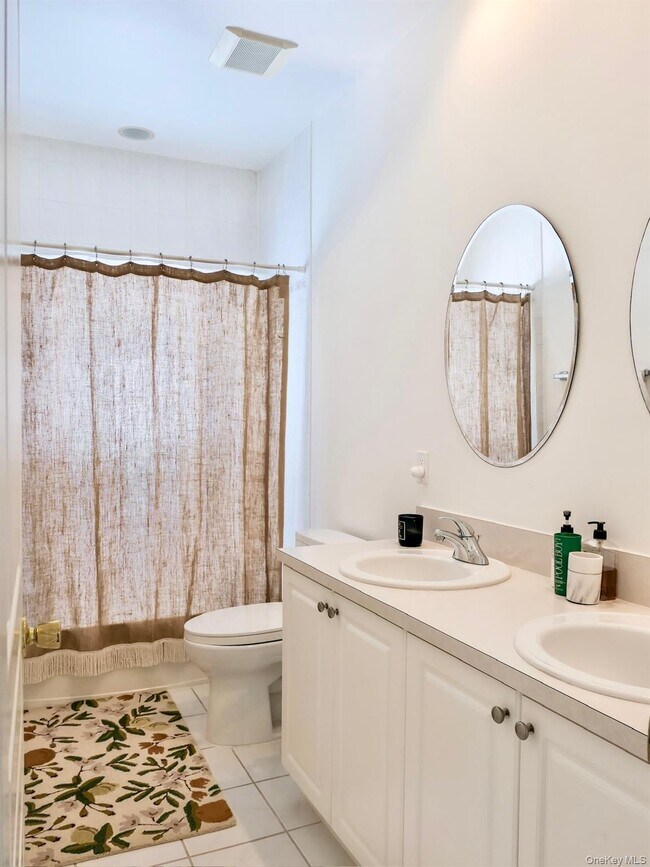 Building Photo - 70 S Country Rd