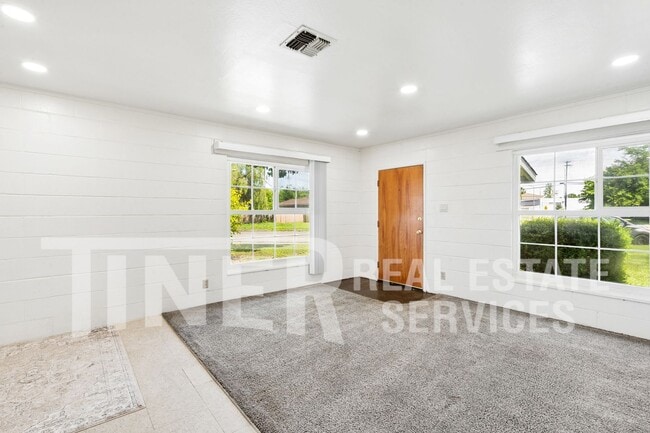 Building Photo - 2720 Riesling Way