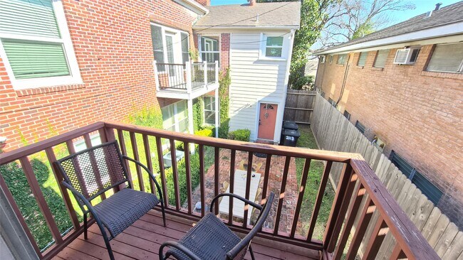 Building Photo - 2118 Oakdale St