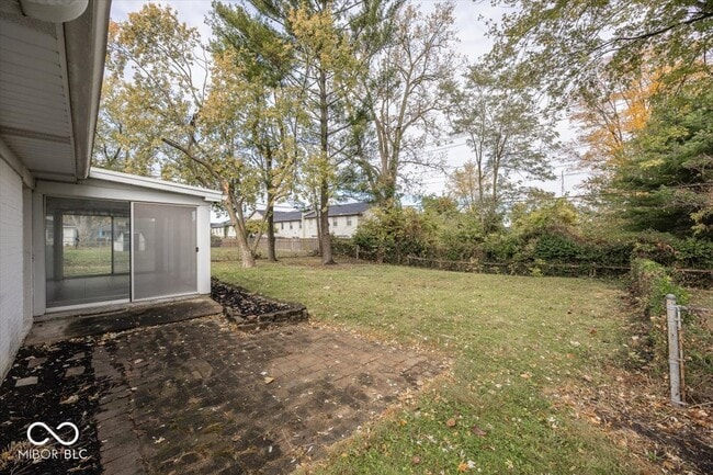 Building Photo - 130 Carmel View Dr