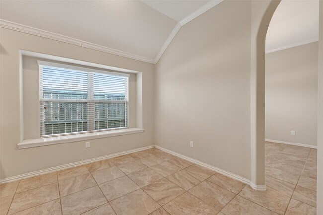 Building Photo - 18139 Swallow Spgs Wy