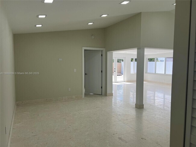 Building Photo - 20848 SW 118th Ave
