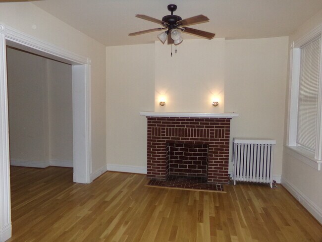 Building Photo - FLOY2107