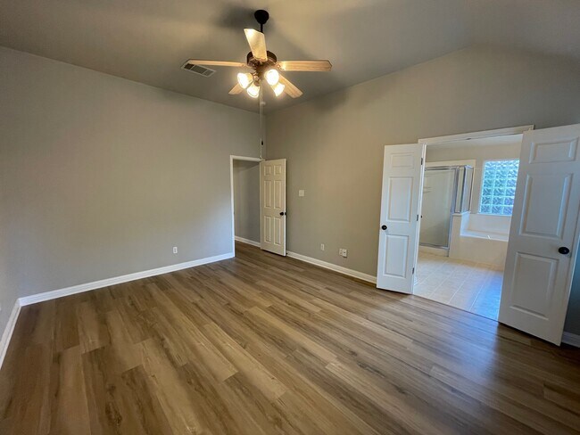 Building Photo - 10025 Mount Rainier Dr