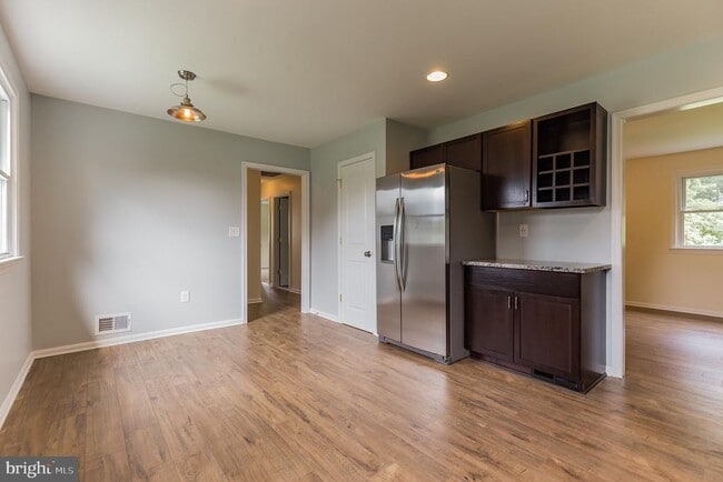 Building Photo - 6055 Dawn Dr