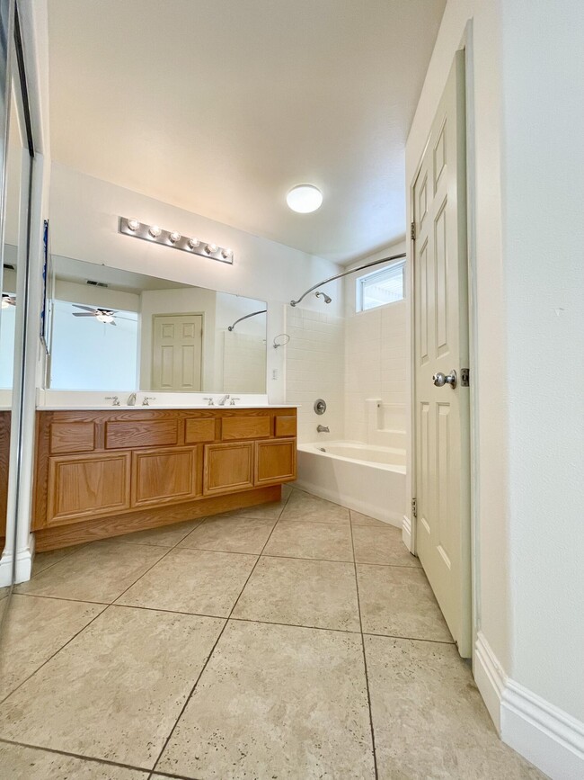 Building Photo - 79289 Paseo Del Rey