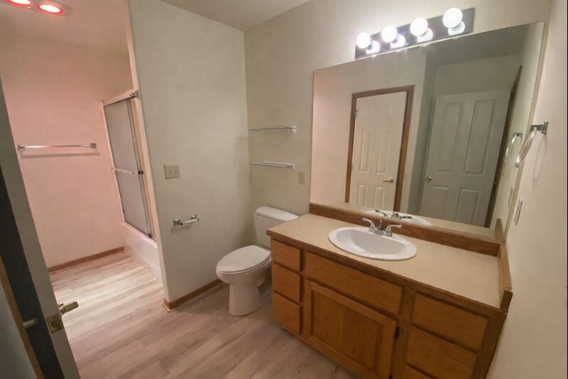 Building Photo - 180 NW Hwy 101