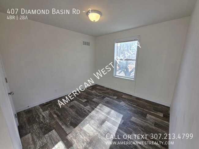 Building Photo - 407 Diamond Basin Rd