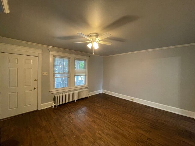 Building Photo - 2 Bedroom Single Family Home in Lancaster!
