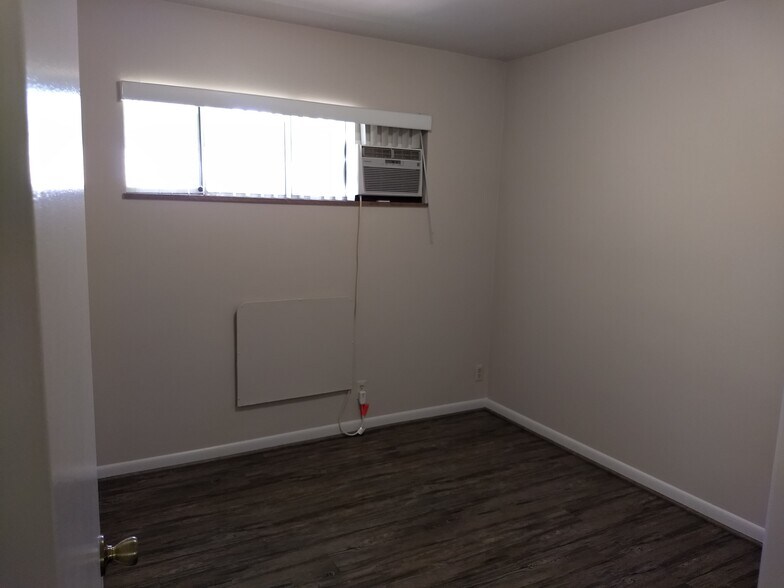 Building Photo - 284 North Ave