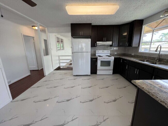 Building Photo - Charming 3-Bedroom Home in Kailua