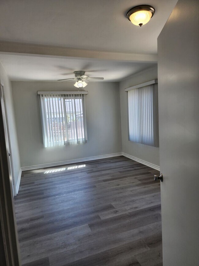 Building Photo - 4475