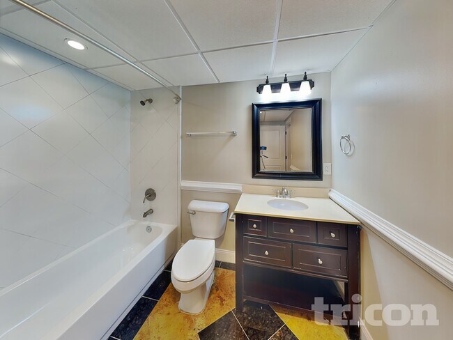 Building Photo - 1442 Hedgewood Ln NW