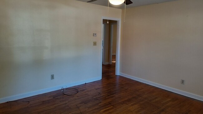Building Photo - 5111 Palmetto Ln
