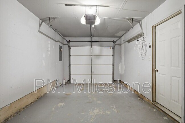 Building Photo - 6581 Ewald Ct