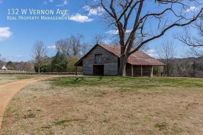 Building Photo - 132 W Vernon Ave