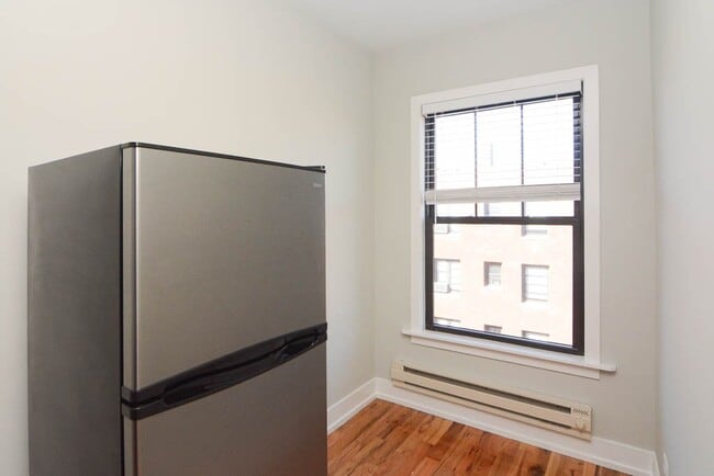 Building Photo - 2737 N Mildred Ave