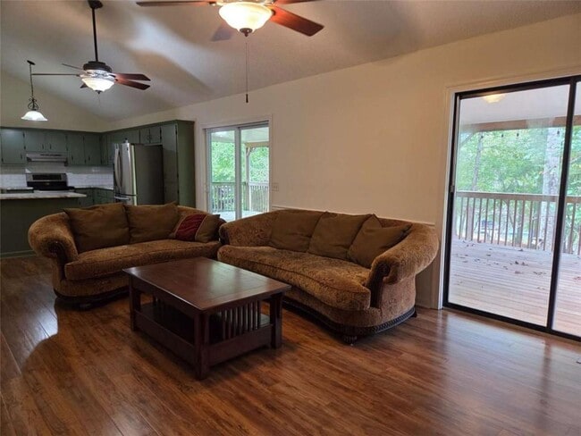 Building Photo - 984 Overlook Dr
