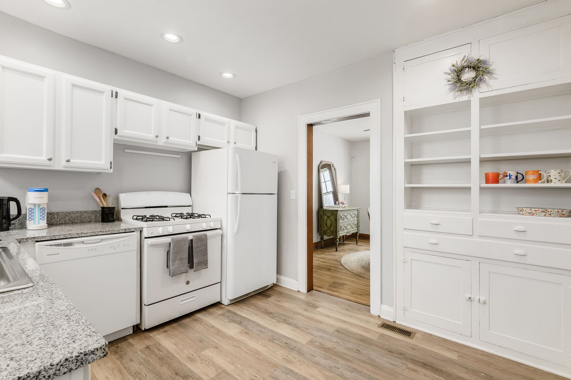 Building Photo - 995 Palmer Rd