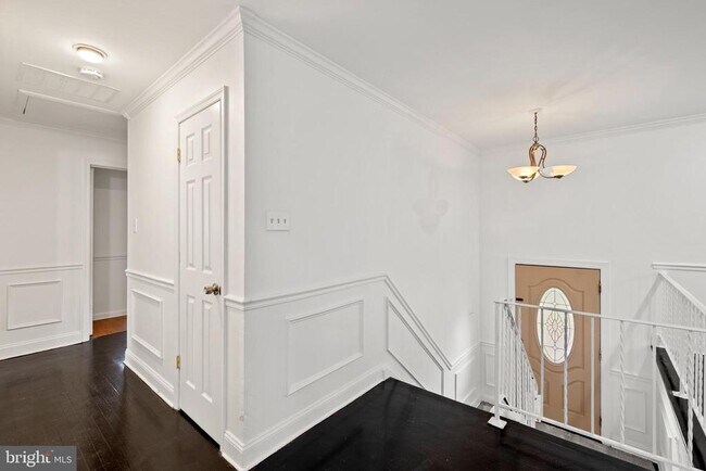 Building Photo - 7515 Pleasant Way