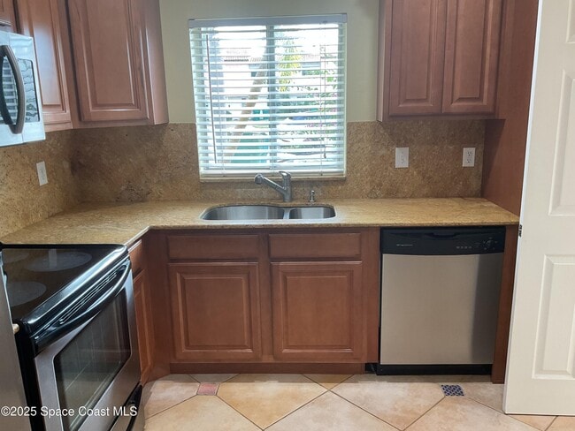 Building Photo - 1004 Ashley Ave