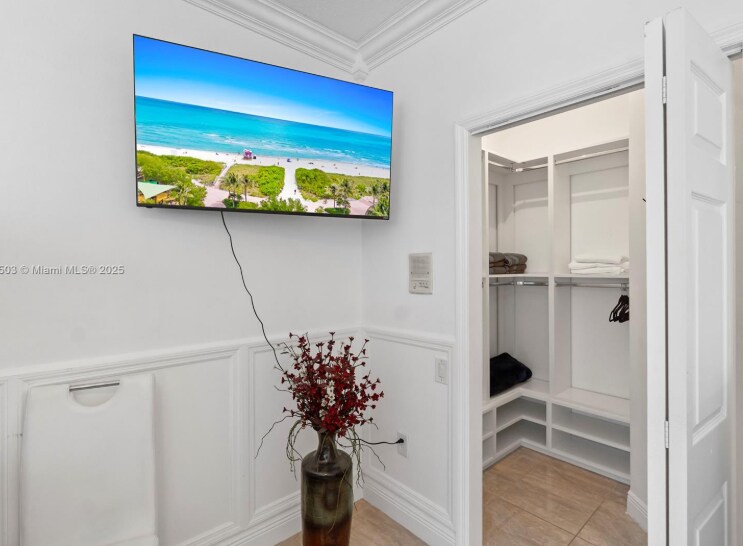 Building Photo - 16601 SW 87th Ct