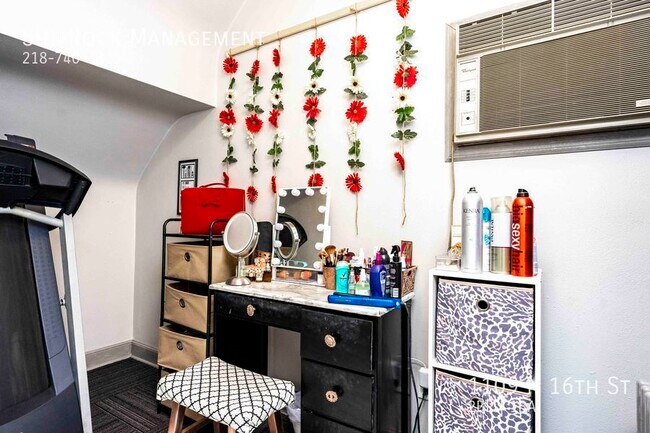 Building Photo - 1109 N 16th St