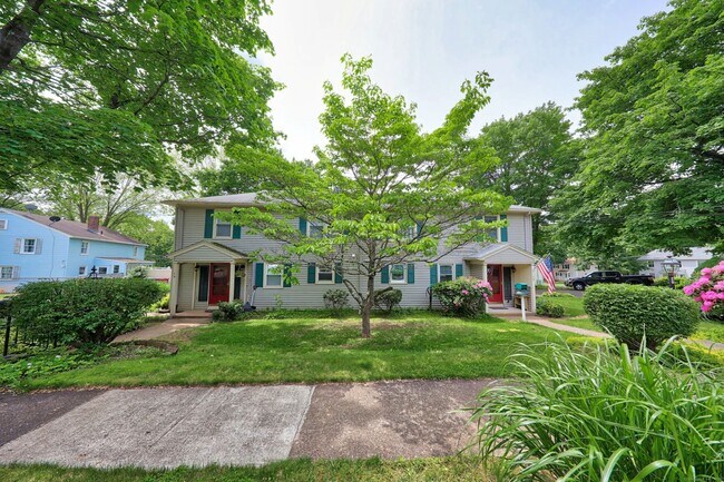 Primary Photo - 70 Cold Spring Cir