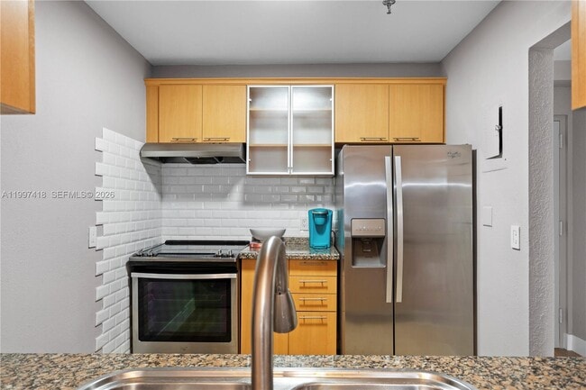 Building Photo - 677 NE 24th St