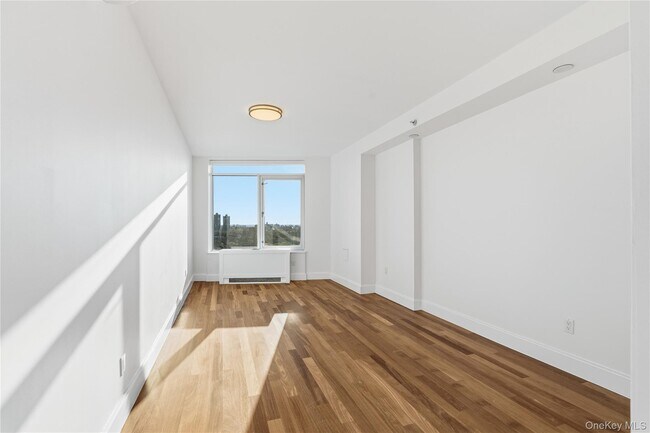 Building Photo - 3220 Arlington Ave