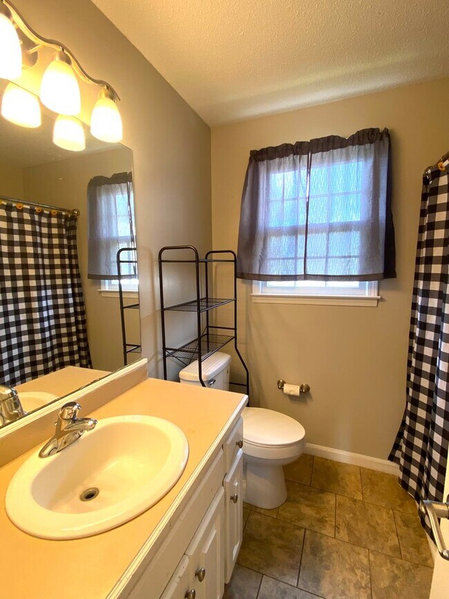 Building Photo - 2719 Knob Ct