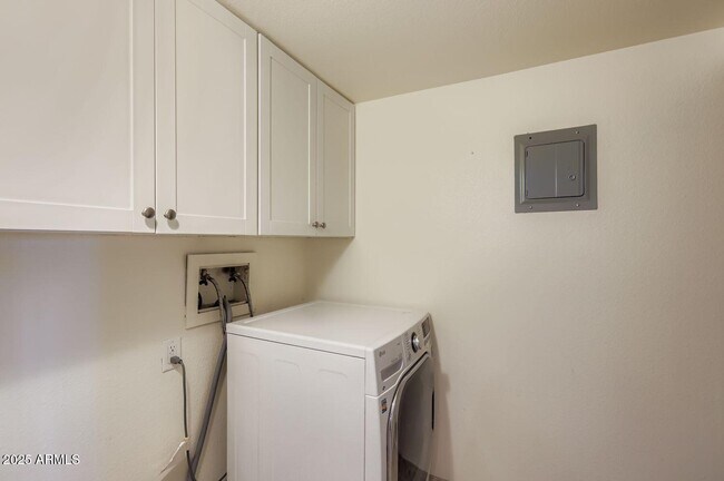 Building Photo - 7970 E Camelback Rd