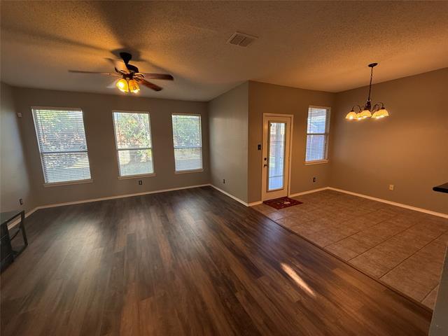 Building Photo - 4000 Juniper Ct