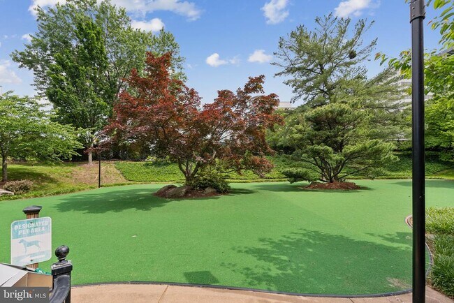 Building Photo - 8340 Greensboro Dr