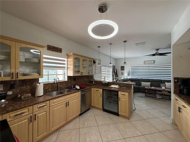 Building Photo - 6762 SW 157th Ct