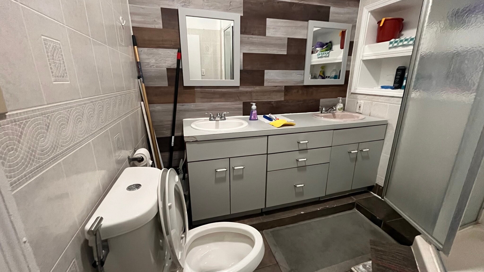 Building Photo - 5807 Hobart St