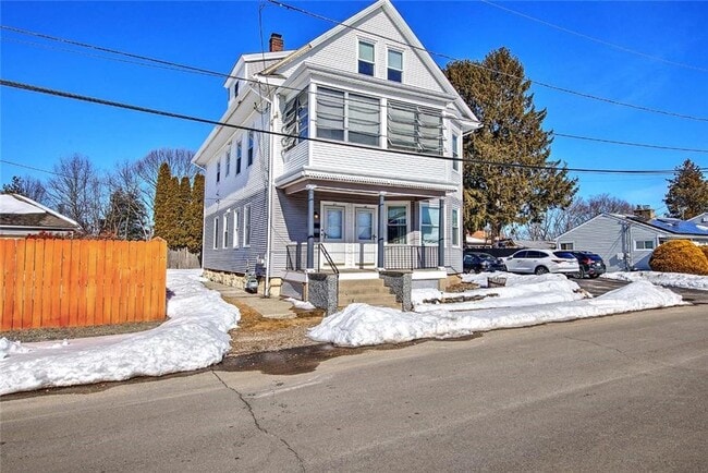 Building Photo - 45 Gordon St